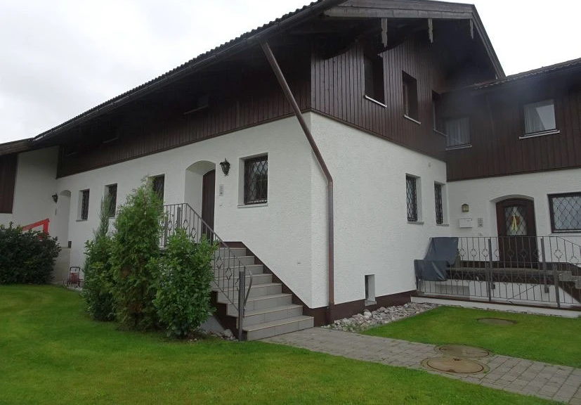 zweigeschossige 2-Zimmer-Wohnung im Erd- und Untergeschoss in Rottach-Egern — Bild 2