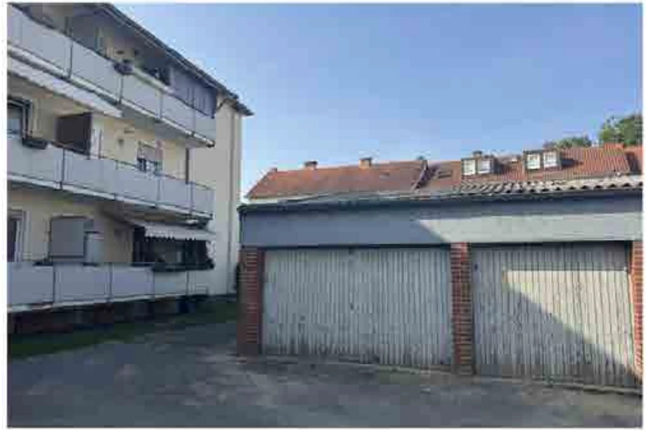 Eigentumswohnung (3 bis 4 Zimmer) in  — Bild 2