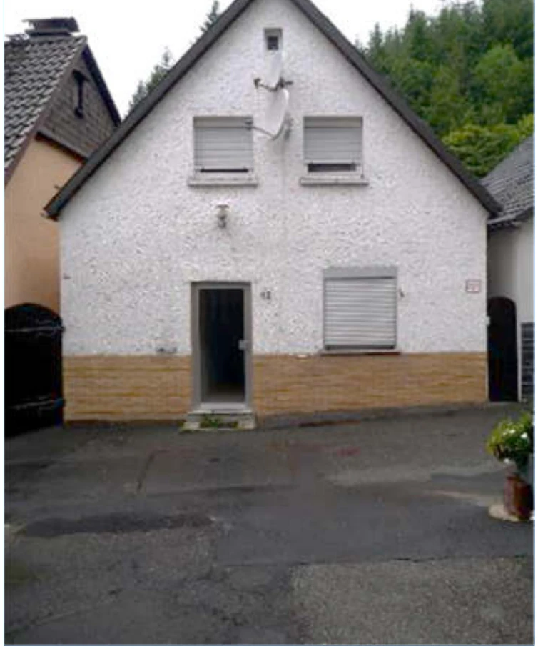 Einfamilien-Wohnhaus mit Garage in Wallenfels — Bild 3