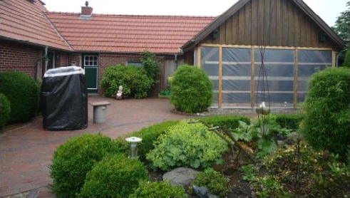Einfamilienhaus, Einfamilienhaus mit Nebengebäuden in Stadland — Bild 2