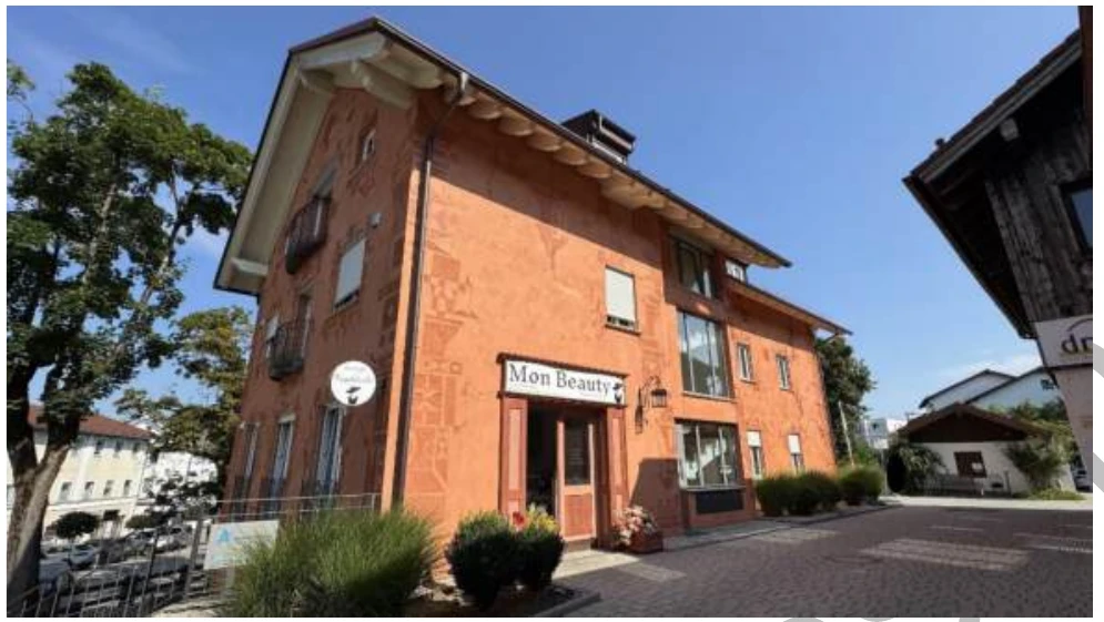 Praxis samt Lager in Holzkirchen