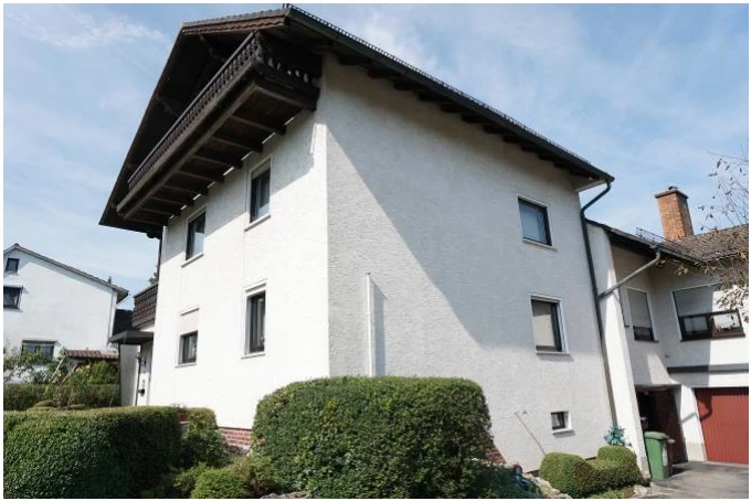 Ein- bis Zweifamilienwohnhaus in Neustadt b. Coburg — Bild 2