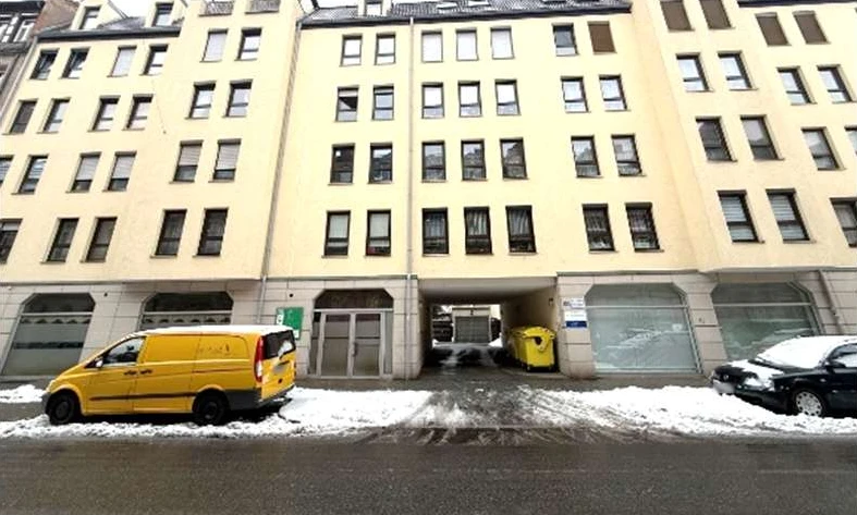 Kfz-Stellplatz, 2 Zimmer Wohnung samt Kellerraum in Fürth — Bild 3