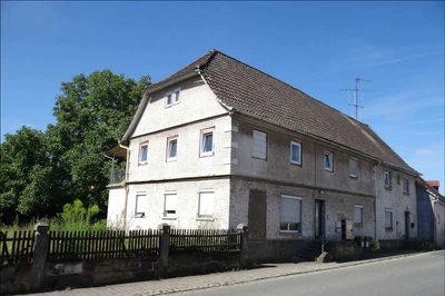 Wohngebäude und Scheunengebäude in Michelau i. Ofr.