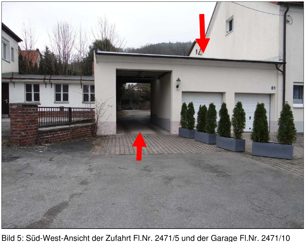 Dreifamilienhaus mit Garagen in Neustadt b. Coburg — Bild 2