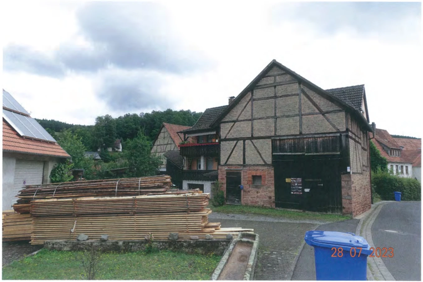 Wohnhaus mit diversen Nebengebäuden in Wiesthal — Bild 2