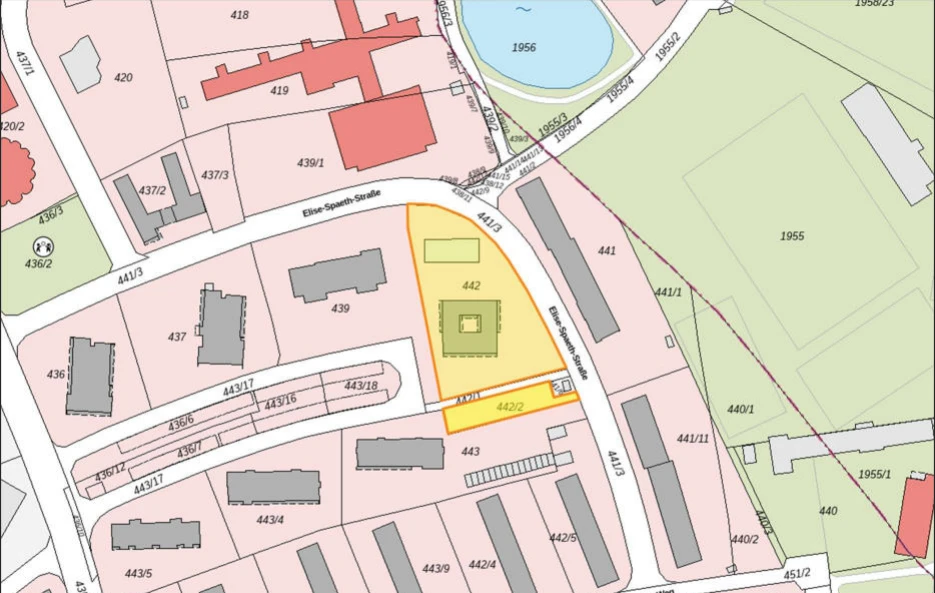 Eigentumswohnung (3 bis 4 Zimmer), Kfz-Stellplatz, sonstiges Teileigentum (z.B. Keller, Hobbyraum) in Erlangen — Bild 2