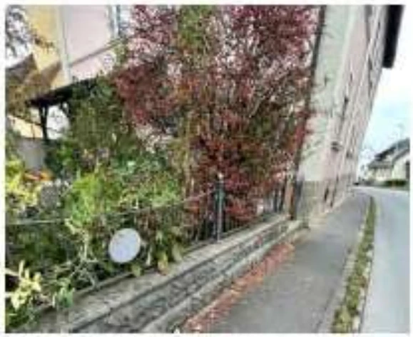 Mehrfamilienhaus, Doppelgarage in Adelsdorf — Bild 2