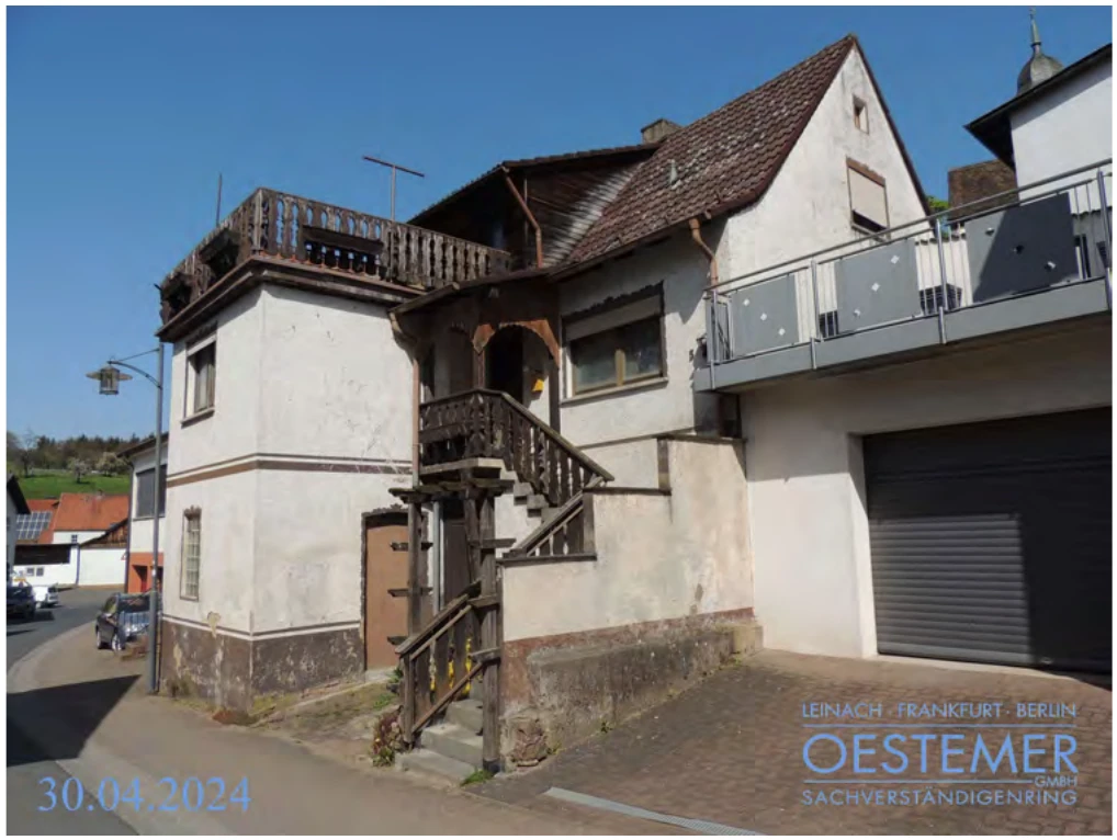 Grundstück bebaut mit Wohngebäude in Aura — Bild 2