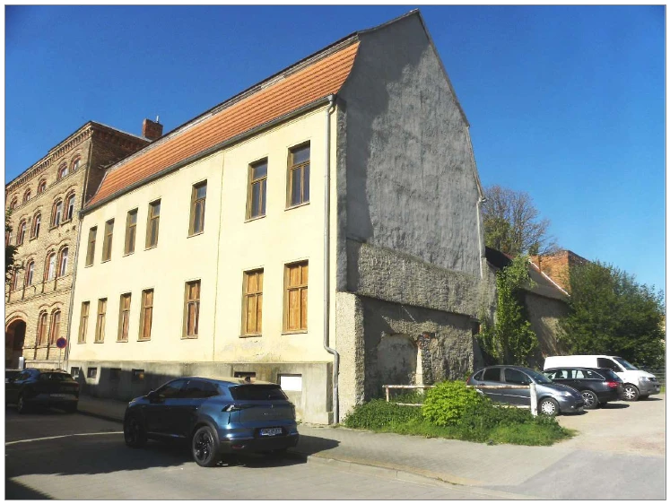 Mehrfamilienhaus, zweigeschossig und viergeschossig in Calbe — Bild 2