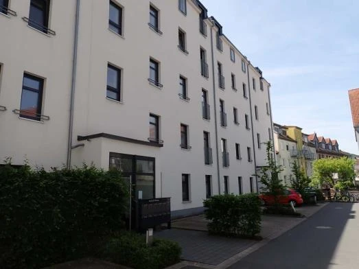 Eigentumswohnung (3 bis 4 Zimmer), Kfz-Stellplatz (Tiefgarage) in Nürnberg — Bild 2