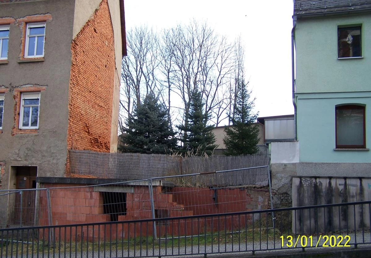 Grundstück bebaut mit Kellerrohbau in Glauchau — Bild 2