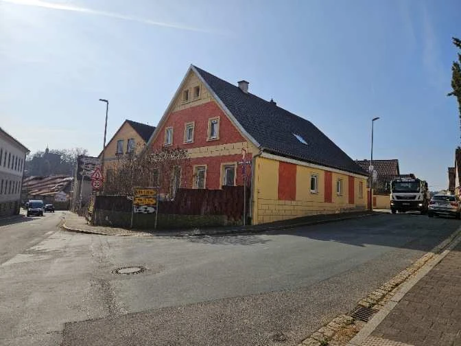 Einfamilienhaus, Nebengebäude in Baunach — Bild 2