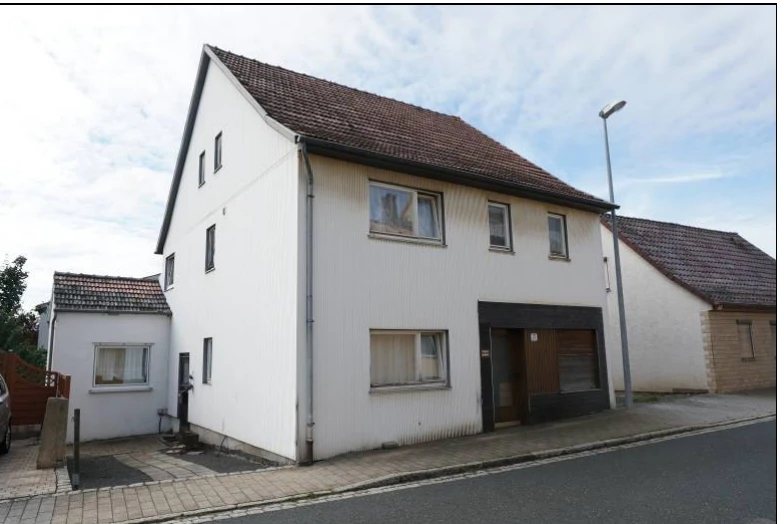 Ein- bis Zweifamilienhaus in Ebersdorf bei Coburg — Bild 3