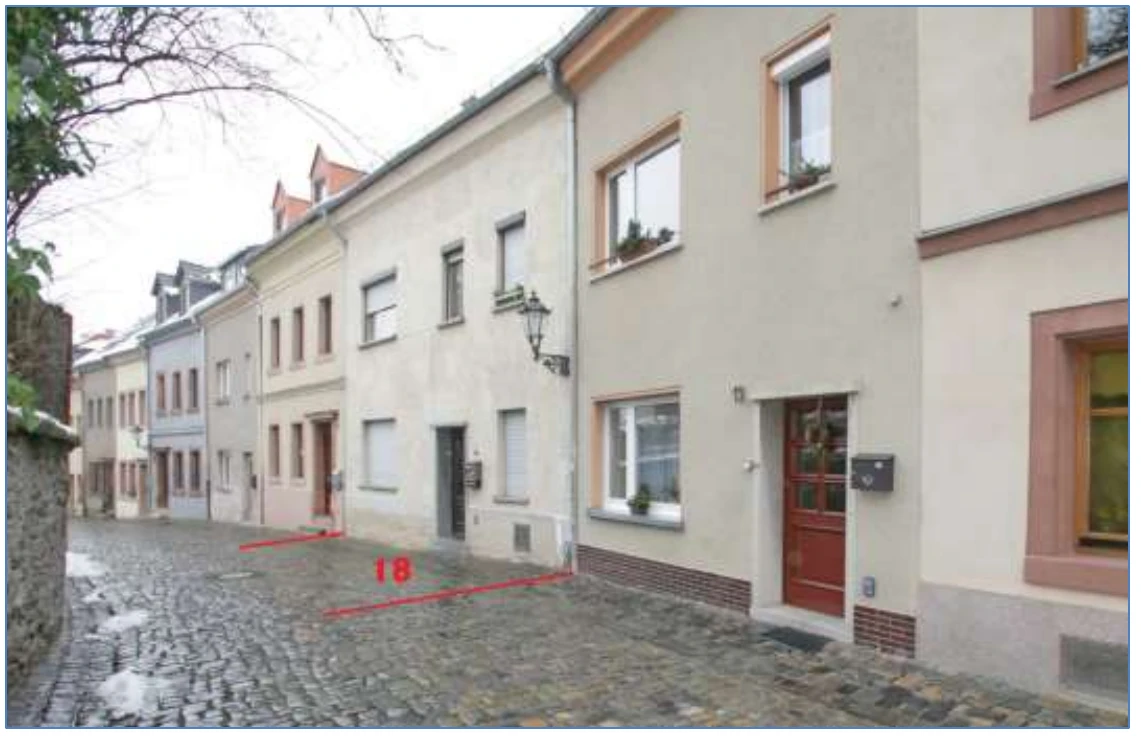 zweigeschoss. Wohnhaus in Waldenburg