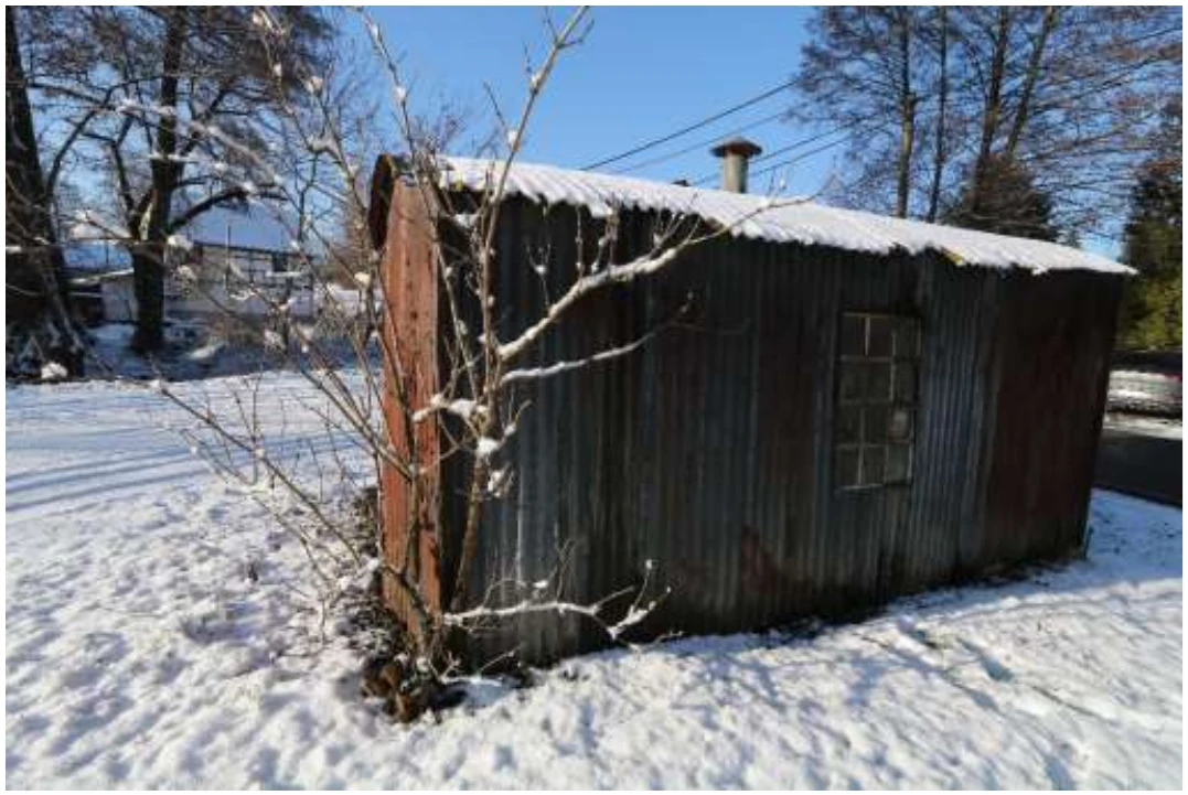 Grundstück im Außenbereich, bebaut mit kl. Blechschuppen in Limbach-Oberfrohna — Bild 3