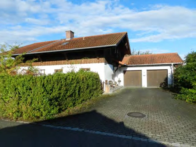 Einfamilienwohnhaus mit Doppelgarage in Altenmarkt a.d. Alz — Bild 3