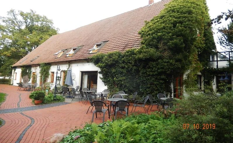 ehemaliges landwirtschaftliches Anwesen mit umgenutztem Wohn- und Wirtschaftsgebäude zu einem Bauernhofcafe mit Wohnung sowie Stall- und Scheunengebäude und Ländereien in Stemwede