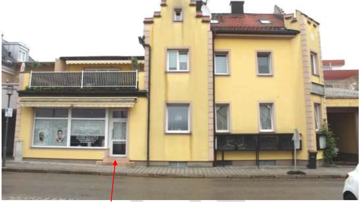 Wohn- und Geschäftshaus mit Garage in Freilassing — Bild 3