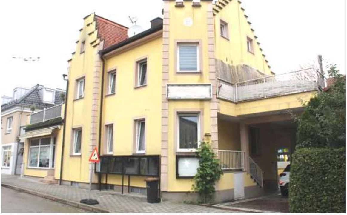 Wohn- und Geschäftshaus mit Garage in Freilassing — Bild 2