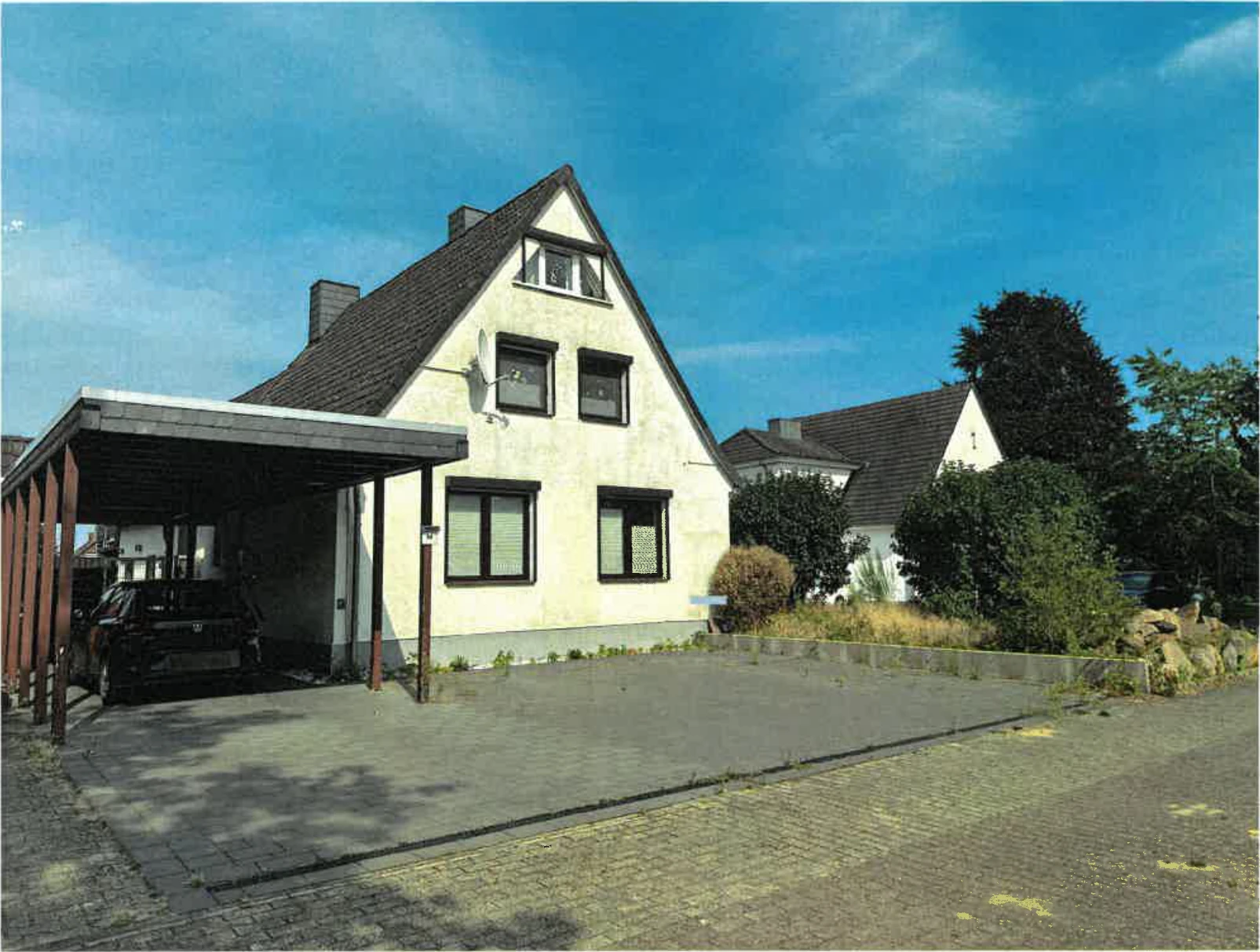 Wohnhaus mit Wohnhausanbau sowie einem Carport in Wittingen