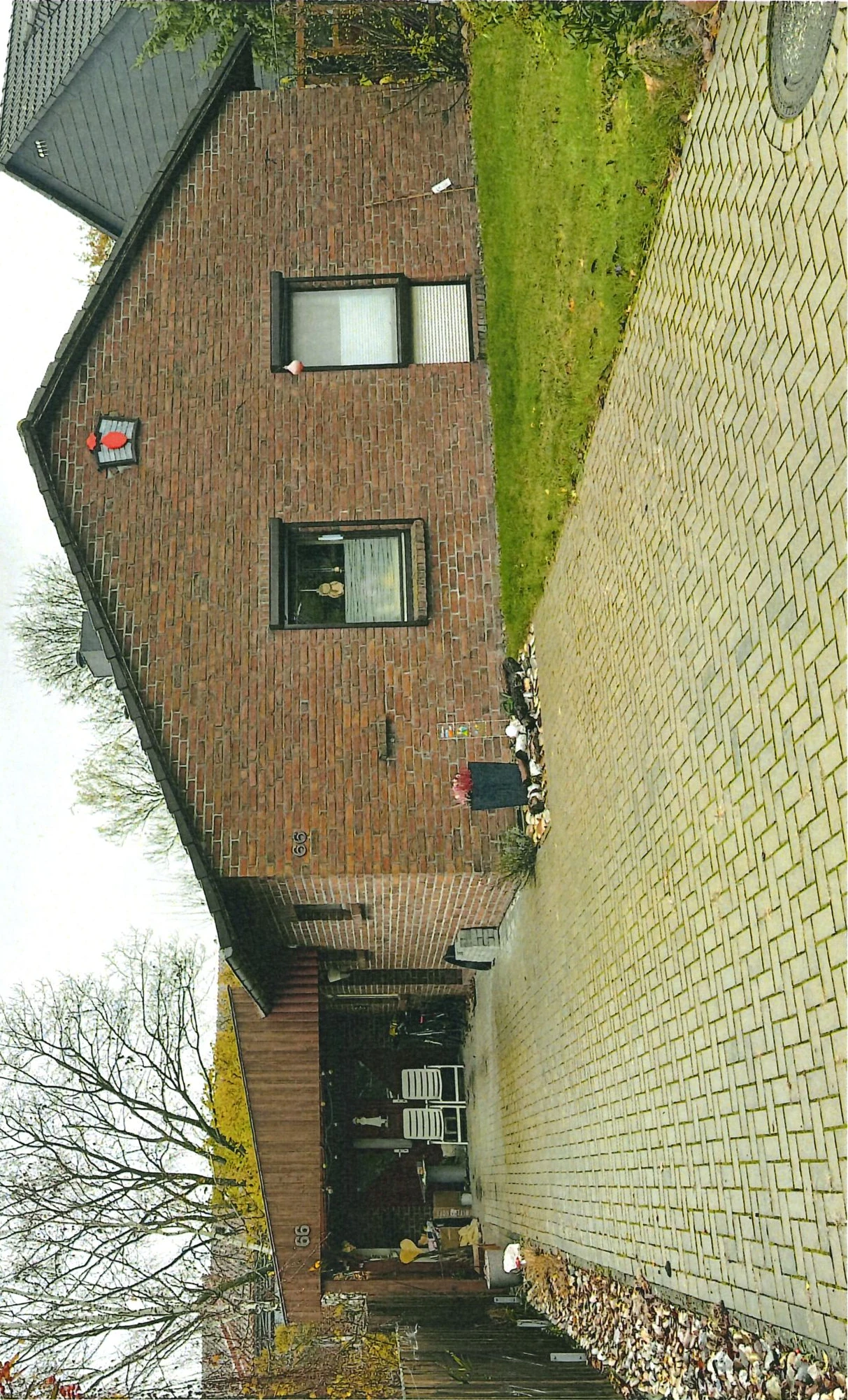 Einfamilienhaus, Grundstück, bebaut mit einem Wohnhaus, einer ehemaligen Garage sowie einem Carport in Gifhorn