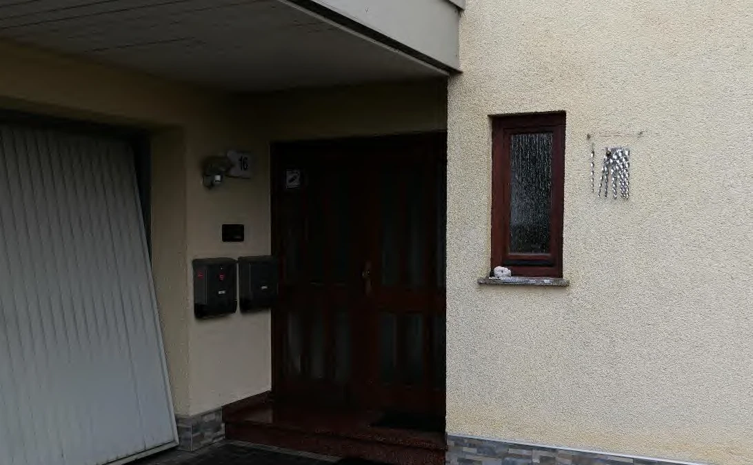 Einfamilien-/Zweifamilienhaus in Petersberg — Bild 3