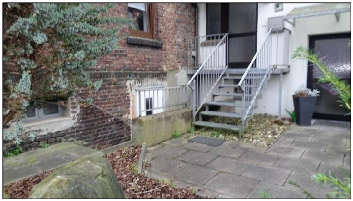 Mehrfamilienhaus mit Anbau (Einfamilienhaus) und Garagen in Gelsenkirchen — Bild 3