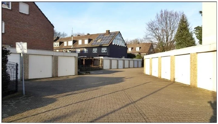 Garage, Einfamilienhaus, Reihenmittelhaus, Miteigentumsanteil an einem Weg (Flurstück 381), Miteigentumsanteil an einem Garagenhof (Flurstück 444) in Gelsenkirchen — Bild 2