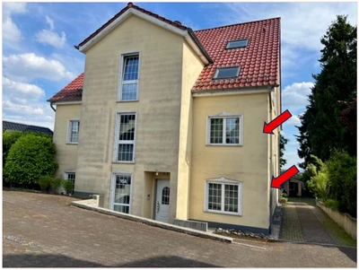Kfz-Stellplatz, Eigentumswohnung (3 bis 4 Zimmer), Sondernutzungsrecht Garten in Solingen