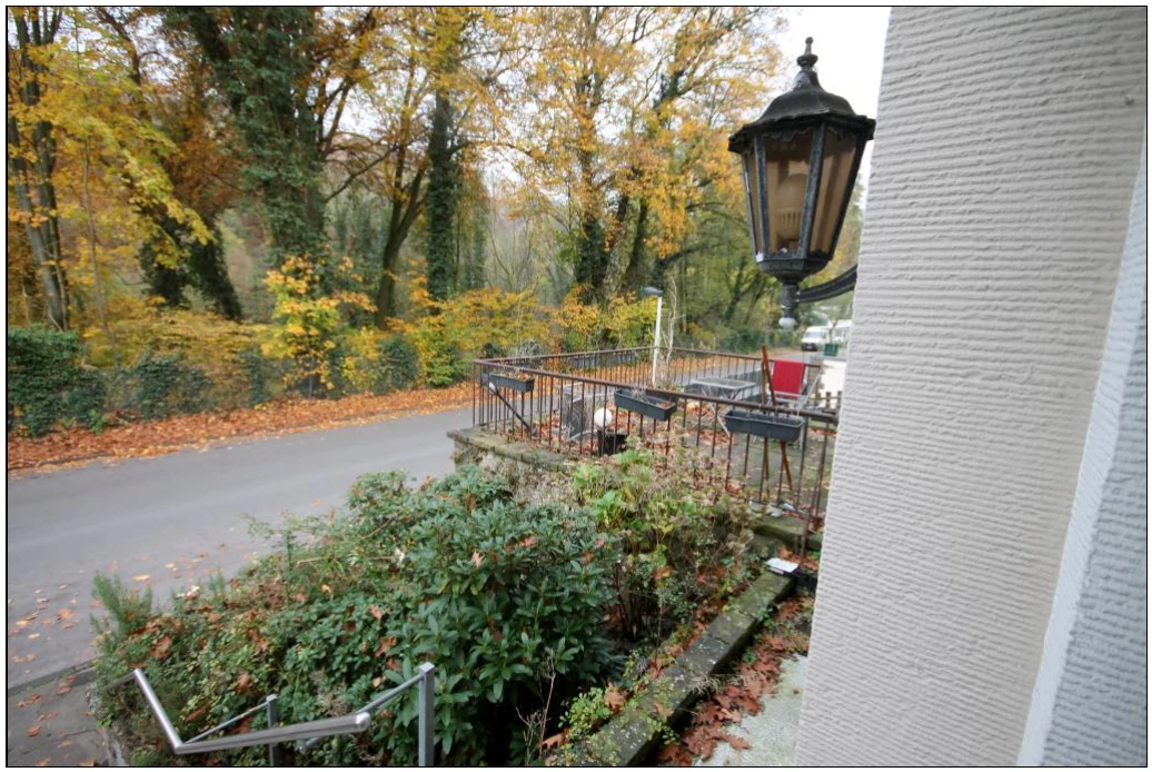 Garage, Mehrfamilienhaus in Solingen — Bild 3