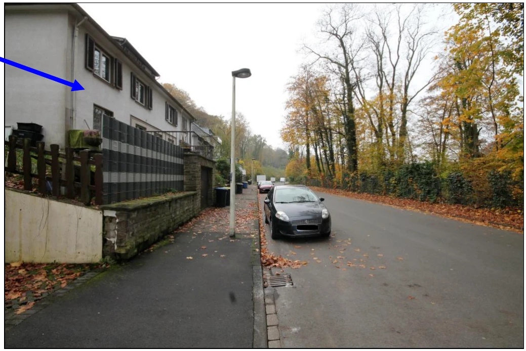 Garage, Mehrfamilienhaus in Solingen
