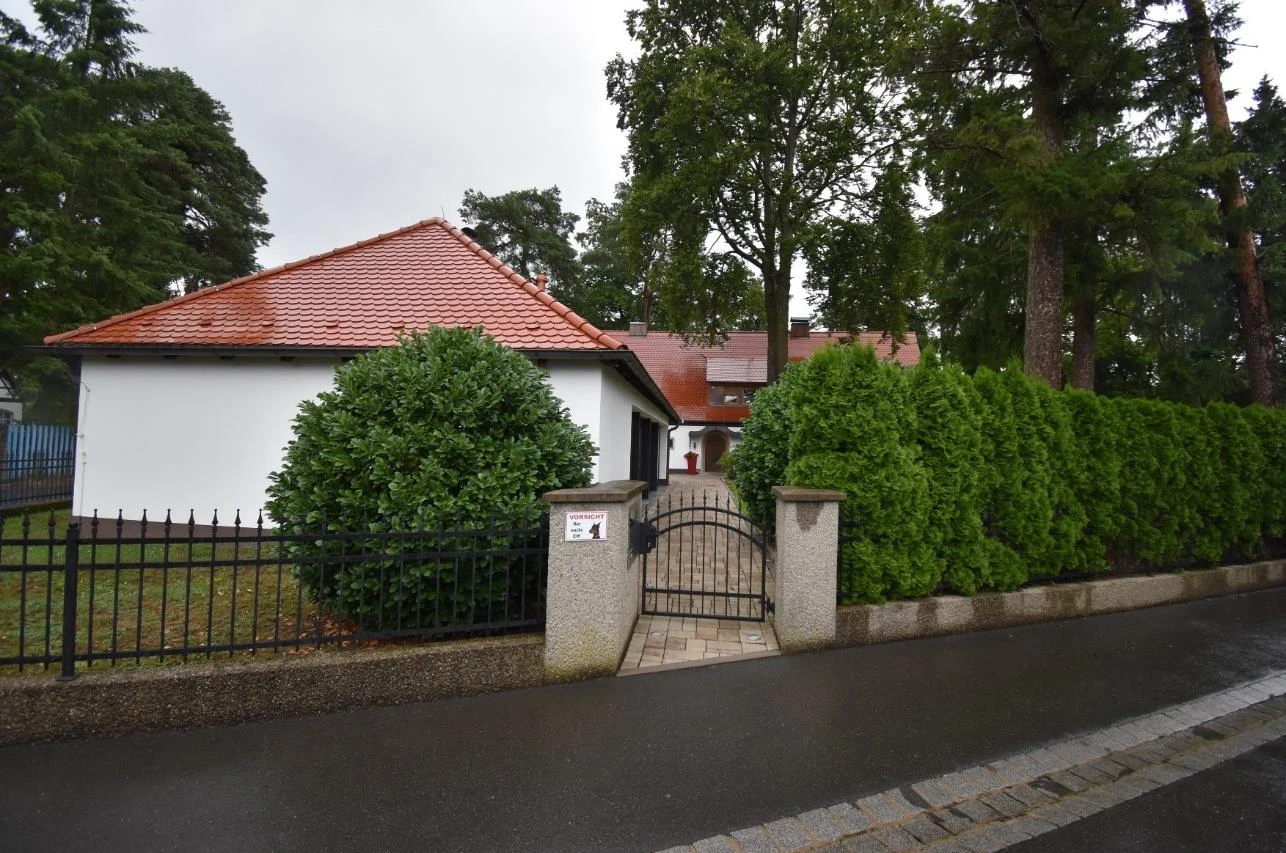 Einfamilienhaus, Garage, unbebautes Grundstück, Sonstiges in Rückersdorf