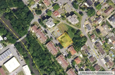 Vierfamilienhaus mit zwei Doppelgaragen in Nürnberg