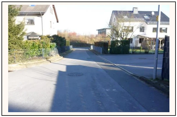 Dreifamilienhaus mit Anbau in Bielefeld — Bild 3