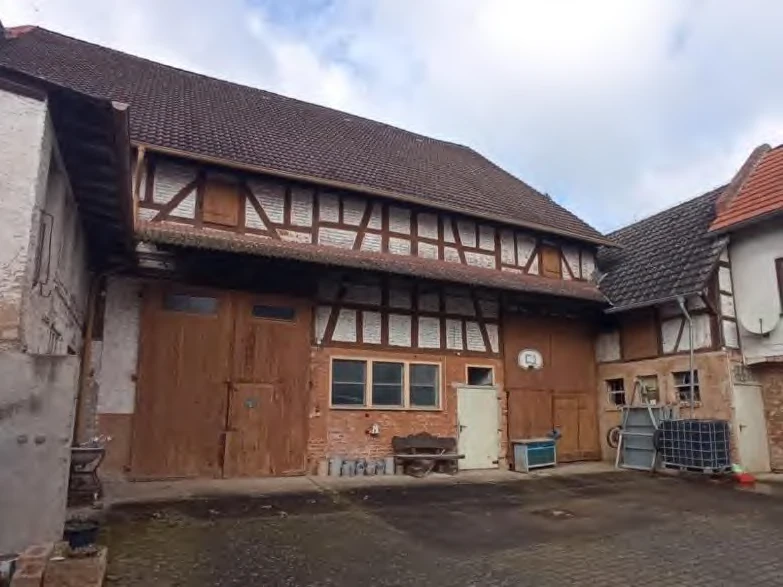 bebautes Grundstück mit einer historischen Hofreite in Echzell — Bild 2