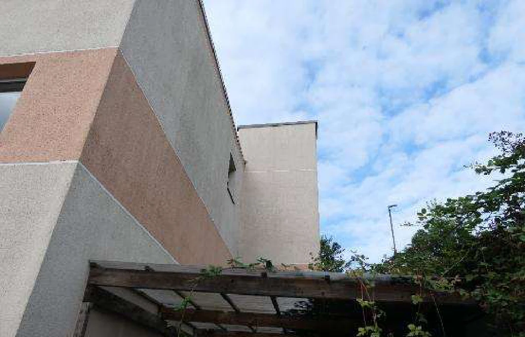 Mehrfamilienhaus, Kfz-Stellplatz, Gewerbeeinheit (z.B. Laden, Büro), Garage in Herne