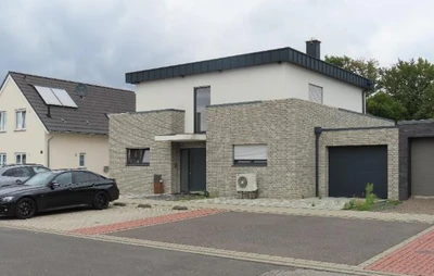 Garage, Einfamilienhaus, Wohnhaus mit 2 PKW-Garagen in Niederzier