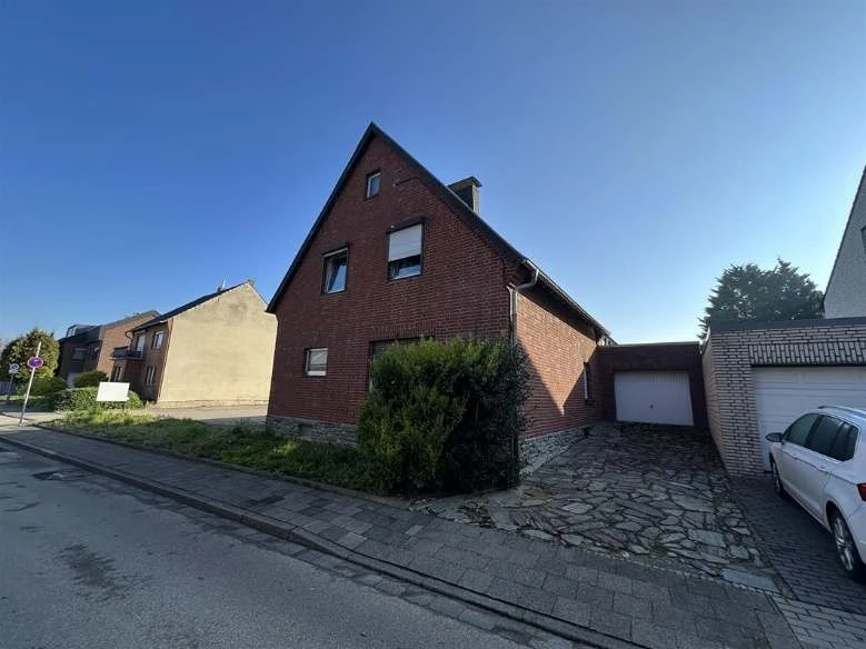 Baugrundstück, Garage, Gewerbeeinheit (z.B. Laden, Büro), Einfamilienhaus: in Titz