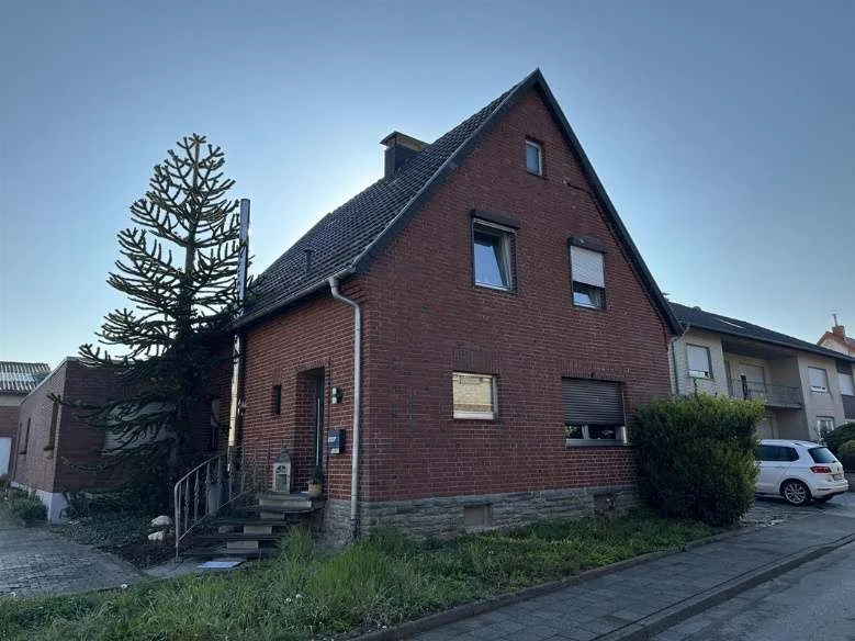 Baugrundstück, Garage, Gewerbeeinheit (z.B. Laden, Büro), Einfamilienhaus: in Titz — Bild 3