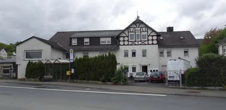 Mehrfamilienhaus, land- und forstwirtschaftlich genutztes Grundstück, unbebautes Grundstück in Dietzhölztal