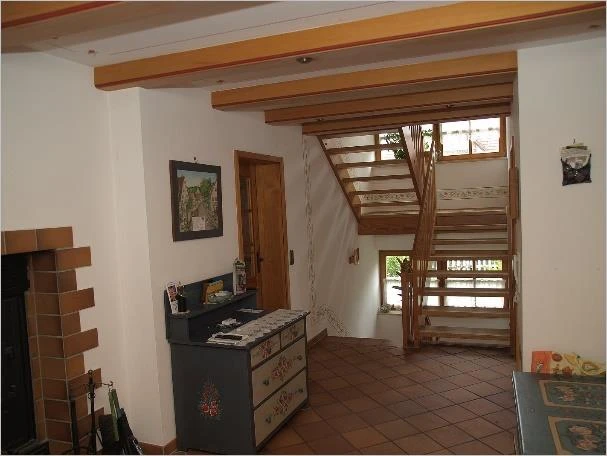 Wohnhaus (ausgebaut als Zweifamilienhaus) mit angebauter Garage in Reichenschwand — Bild 2
