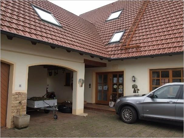 Wohnhaus (ausgebaut als Zweifamilienhaus) mit angebauter Garage in Reichenschwand — Bild 3