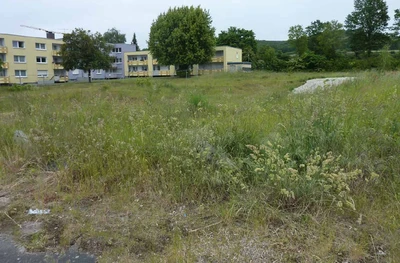 unbebautes Grundstück, in Wohnungseigentum aufgeteilt in Halle