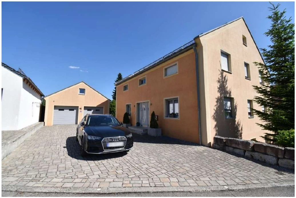 Einfamilienhaus, Doppelgarage mit Geräteraum in Dietfurt — Bild 2