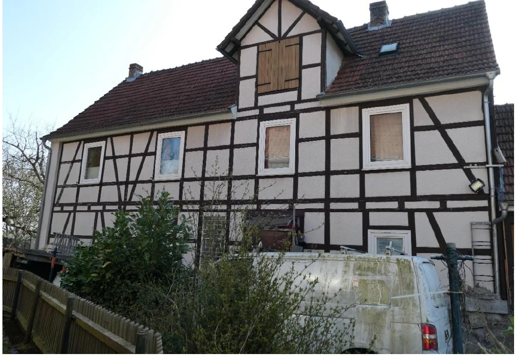Einfamilienhaus, Garage, unbebautes Grundstück in Bad Arolsen — Bild 2