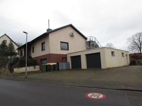 Zweifamilienhaus, Garage in Rheinbach