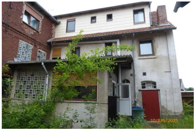 Ehemaliger Gasthof und Wirtschaftsgebäude in Korbach — Bild 3