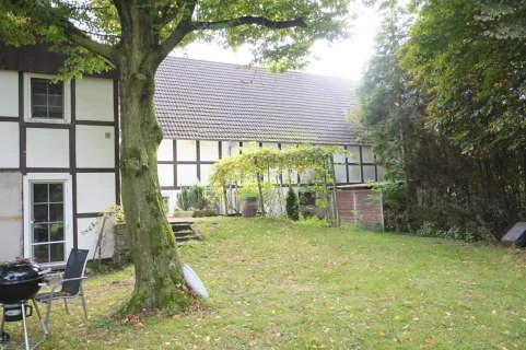 unbebautes Grundstück, Zweifamilienhaus, Garage, Einfamilienhaus, unbebautes Grundstück, unbebautes Grundstück, Weg in Gütersloh