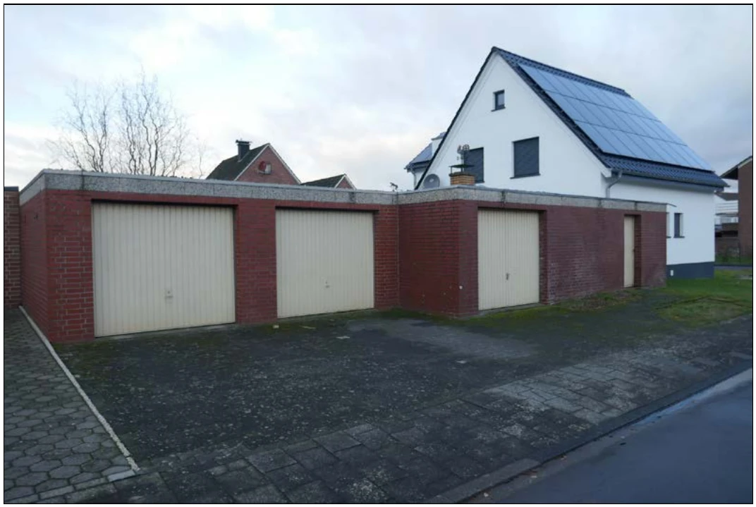 Einfamilienhaus mit drei Reihengaragen in Harsewinkel — Bild 3